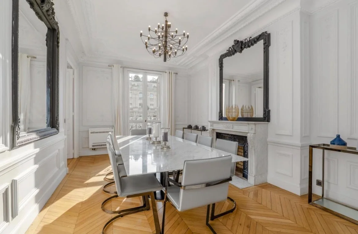 Salle à manger et console