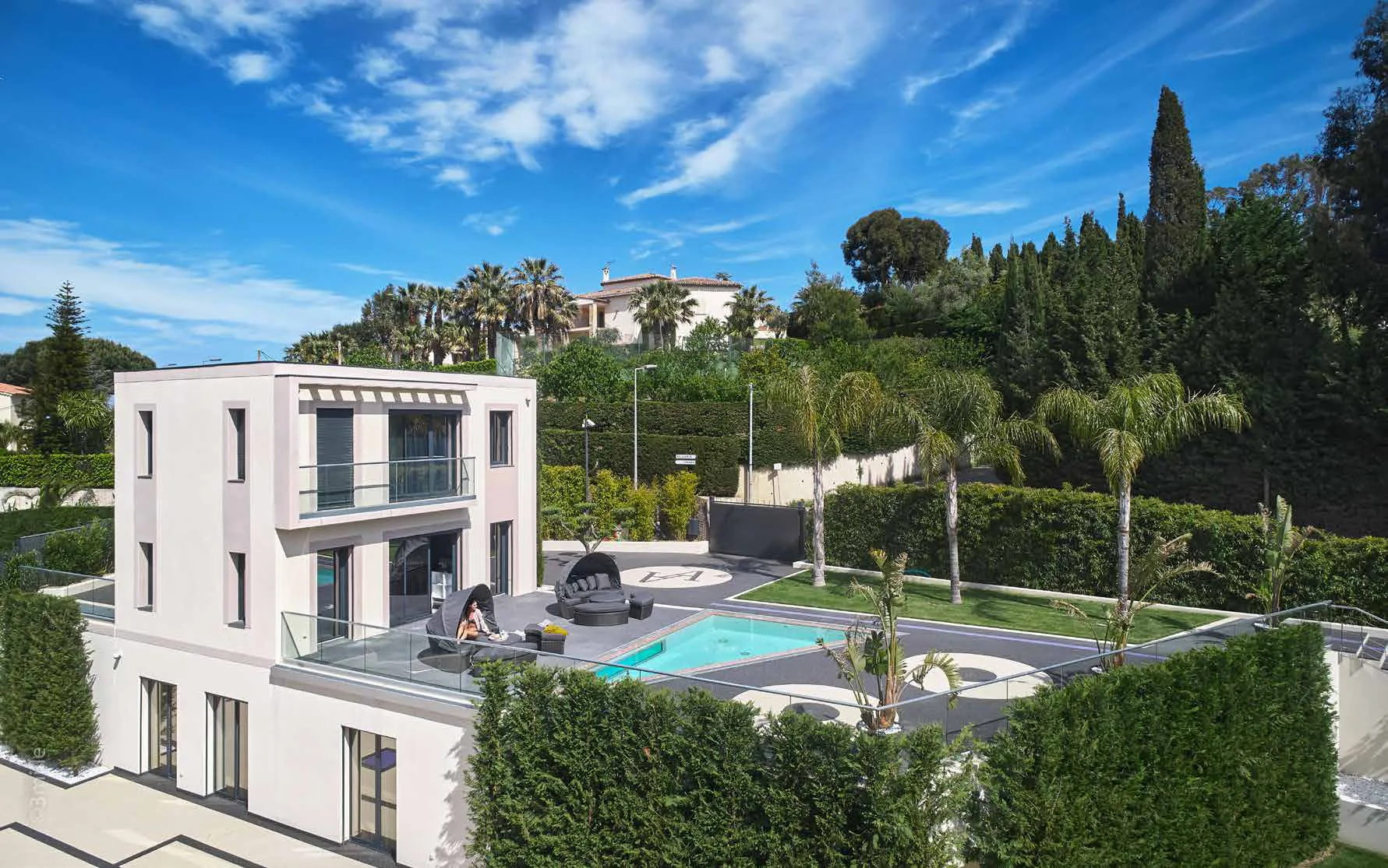 Guest house contemporaine 200 m² avec piscine et jardin privé