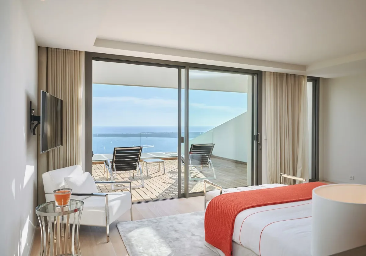Suite avec terrasse privative et vue baie de Cannes