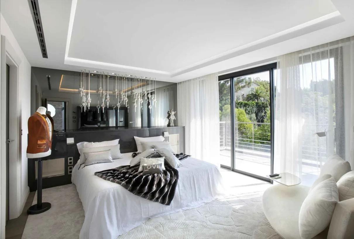 Chambre VIP avec dressing intégré et terrasse
