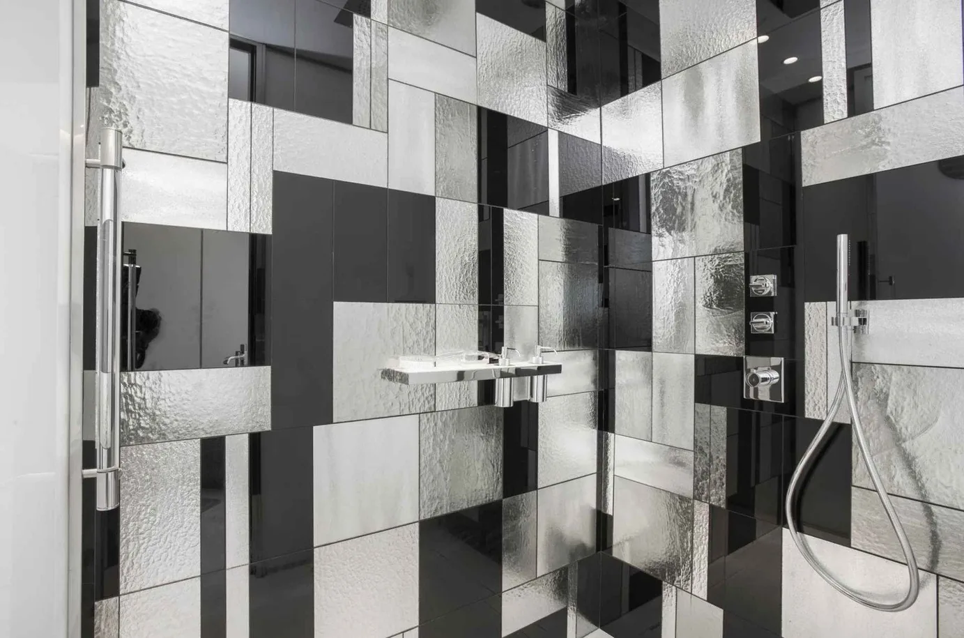 Douche italienne damier miroir et acier brossé