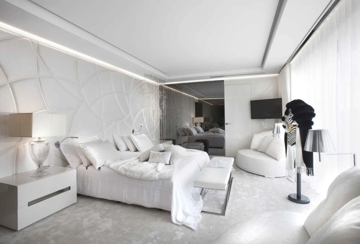 Suite romantique tout en blanc avec dressing