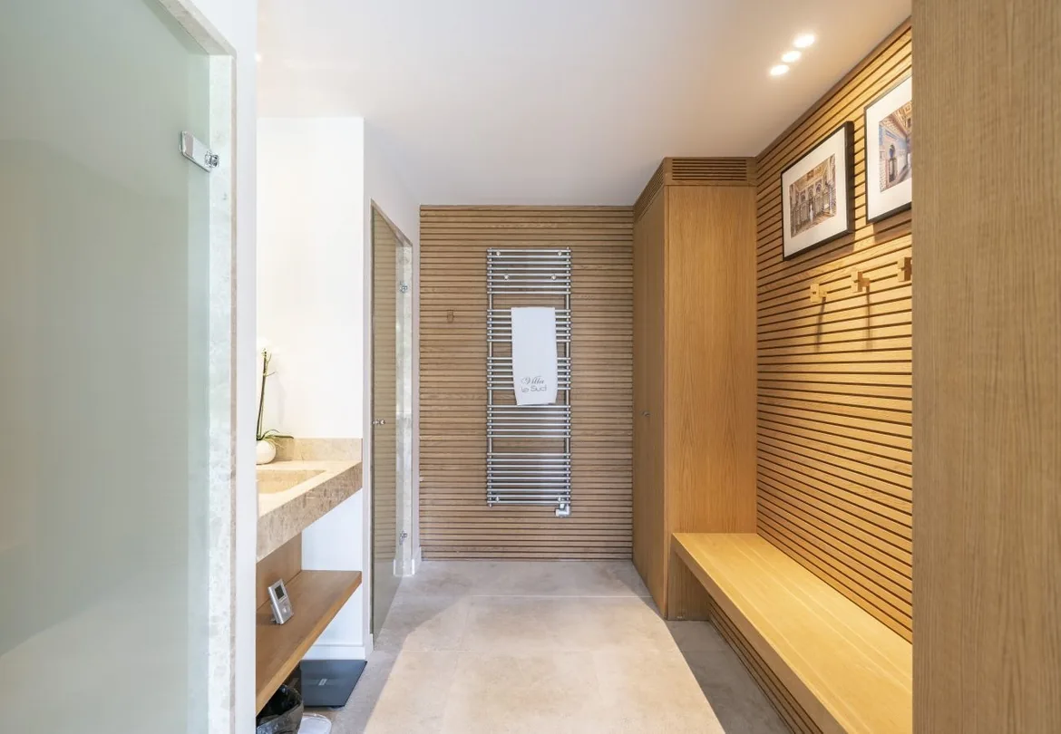 Vestiaire et banc en bois
