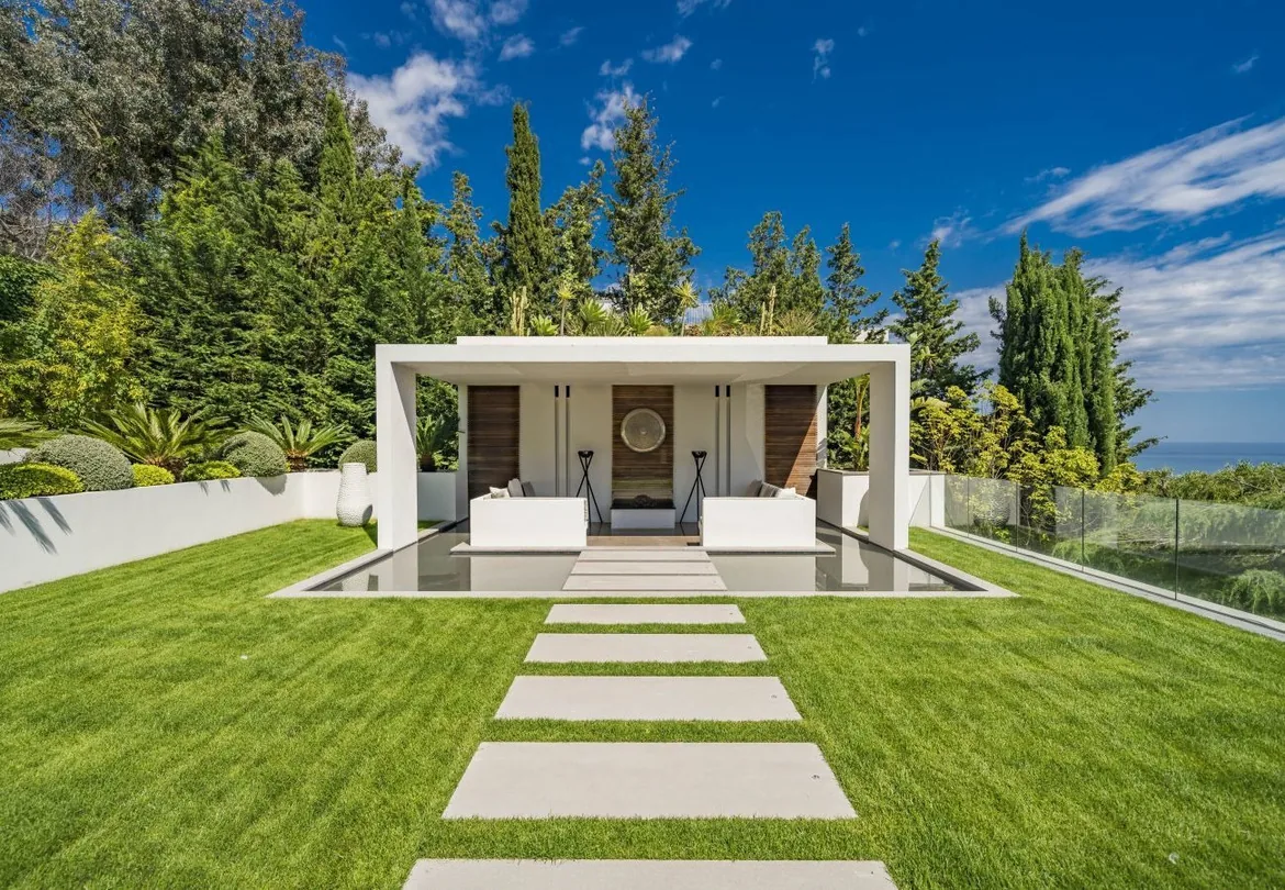 Pavillon zen et jardin paysager