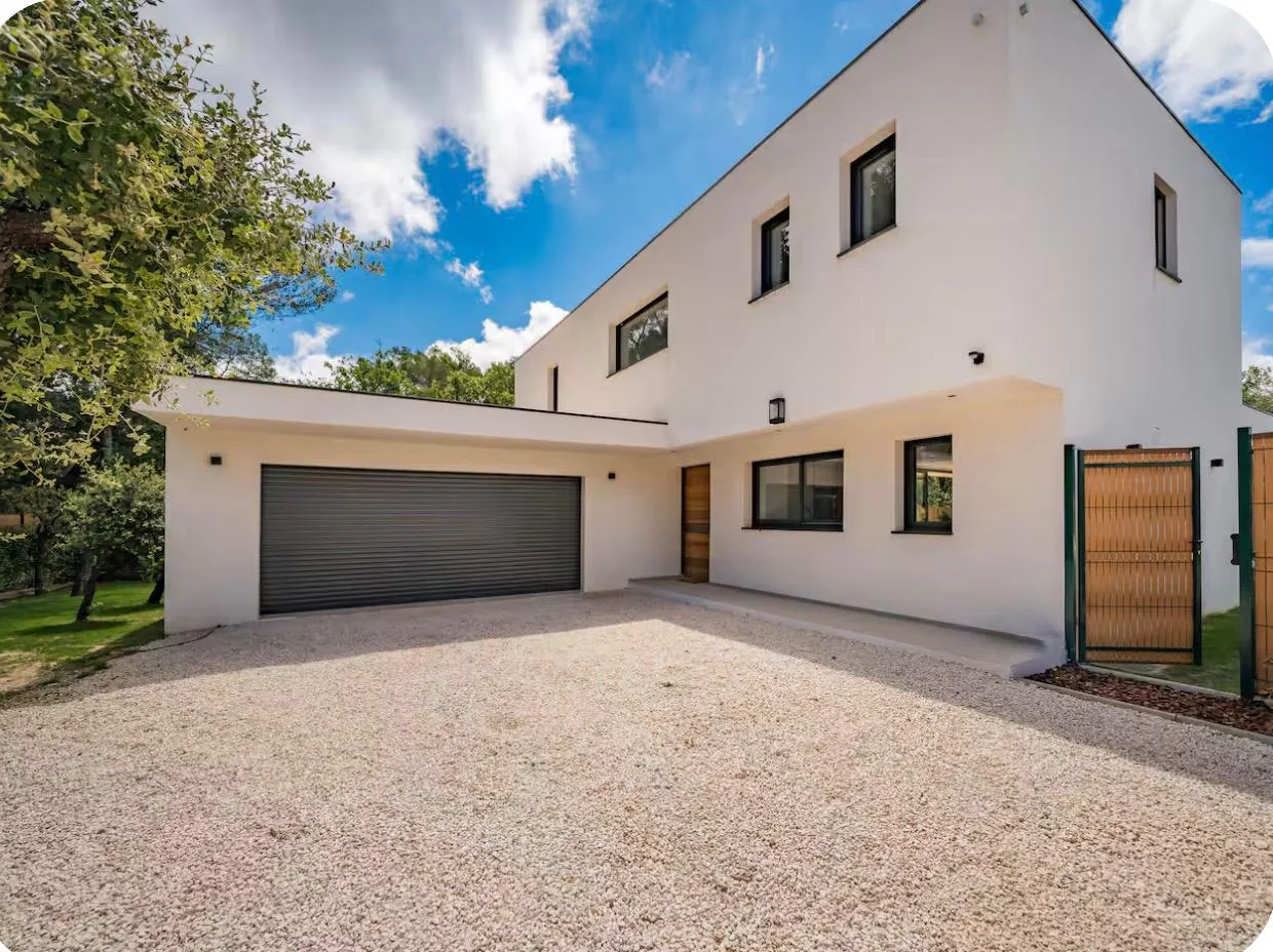 Garage double et façade