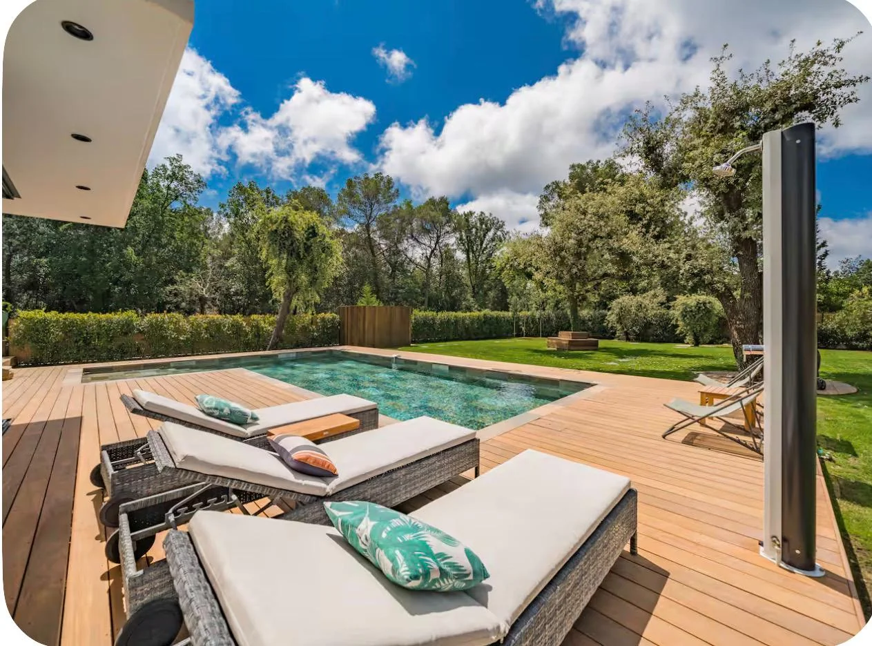 Terrasse lounge et piscine